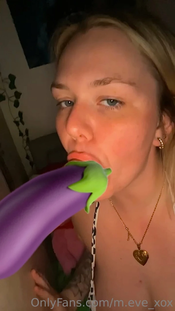 Tip in 5 to remove the emoji or tip me 10 for the uncensored videos part 2 