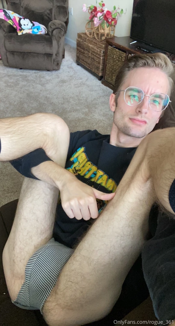 Anybody have a sock fetish cause it s kinda one of mine lol hope you part 2 