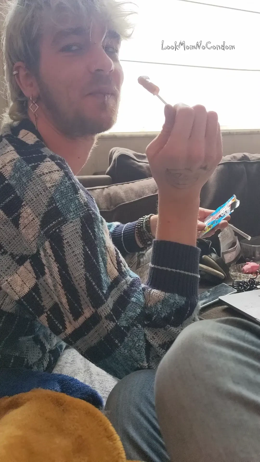 Making out while eating pop rocks 