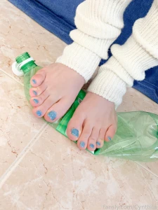 Crushing bottles feet femboy giantess gts toes teen fyp