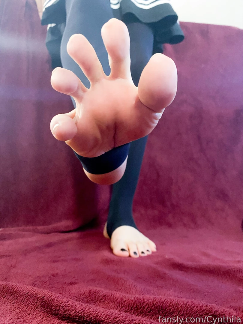 My feet belong on top of you feet lewdtuber teen femboy soles stirrups 