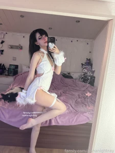 I might be constantly cold but this dress makes me feel hot video part 4