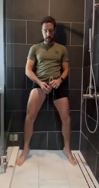 Just got home and need to piss come film me make a shower in the 