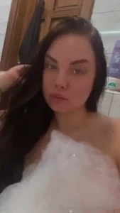 Picit beteg vagyok de gy sem vagytok elfelejtve ma este j vide rkezik