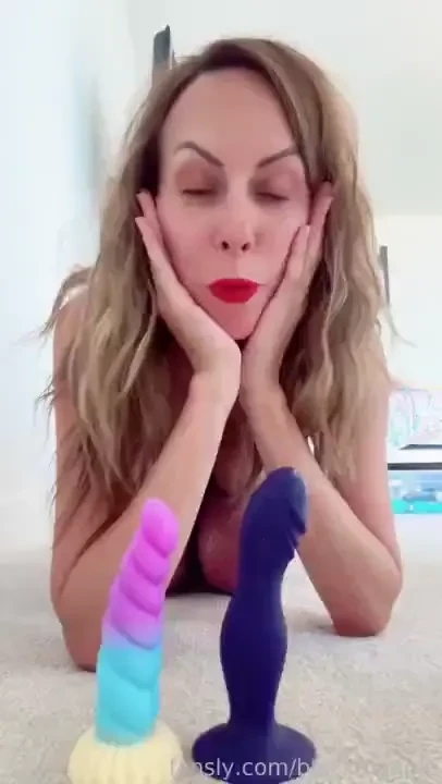 This idea for a solo vid came from a fan keep your ideas coming pls part 1 