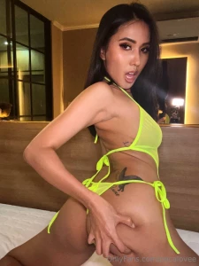 Grab my butt like this