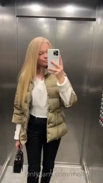 Tadaaam is it unusual for you to see so many clothes on me 