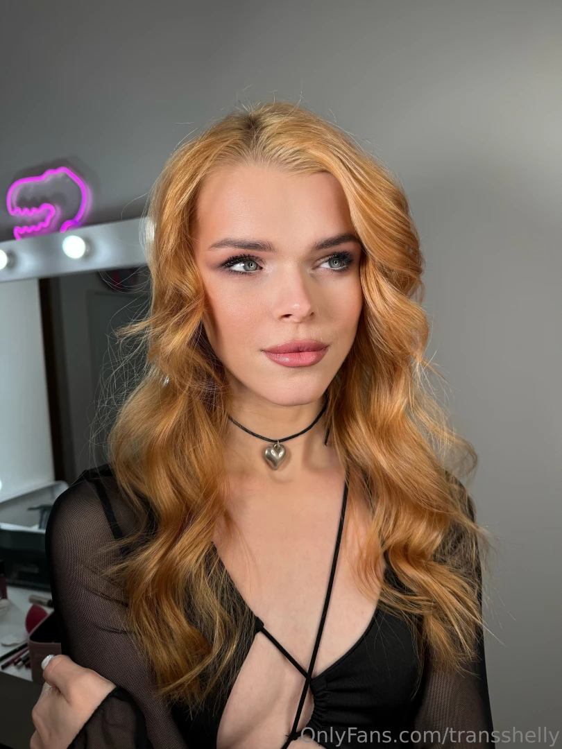 What do you think about this makeup it s on 80 by me i m in love with part 1 