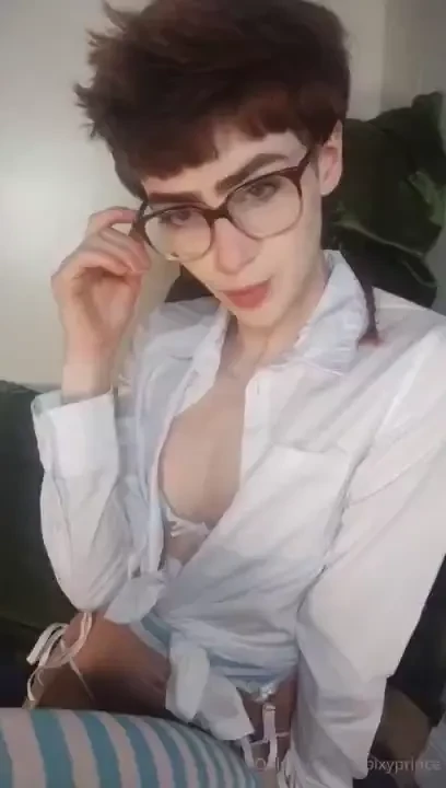 I thought i d give y all some time to appreciate me in glasses 