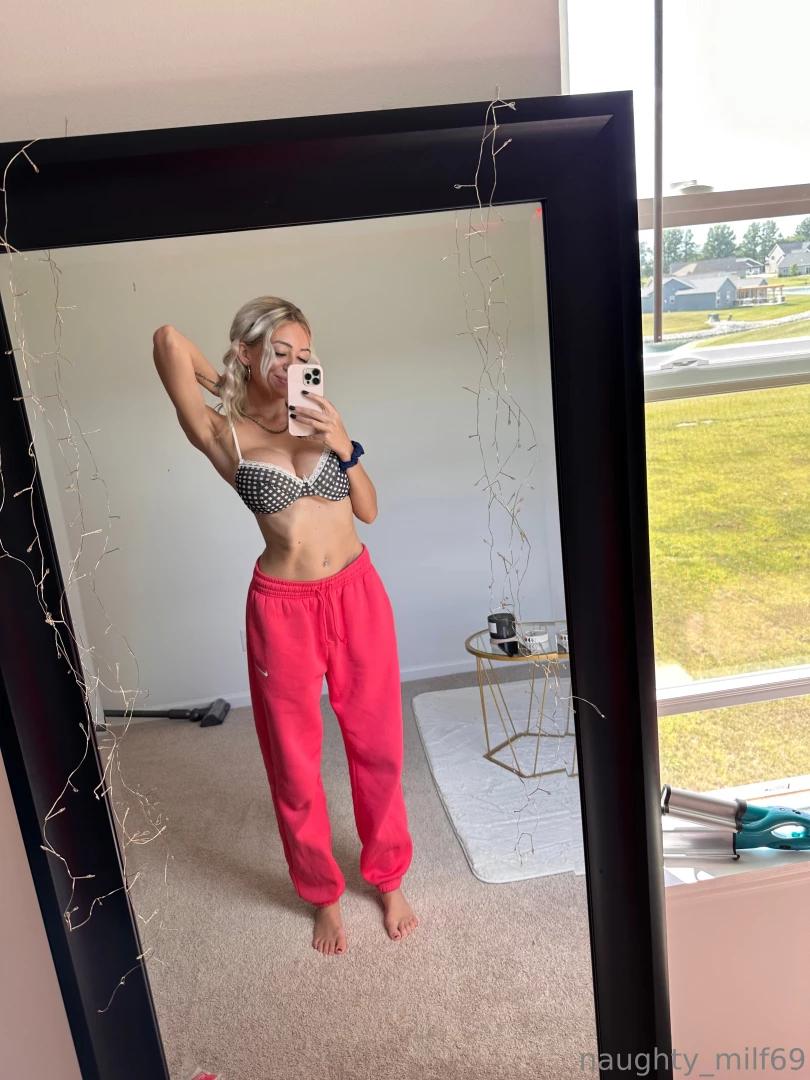 I m soooo horny and honestly i think i might go live and have fun with 