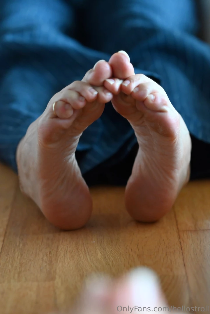 Lick my soles and then send me a private tip if you so desire to see 