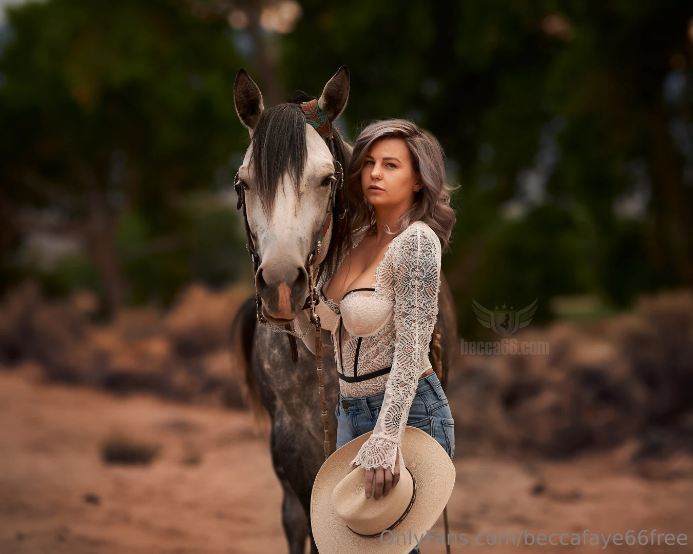 Huge collab this weekend you doont want to miss becca_faye66 people 