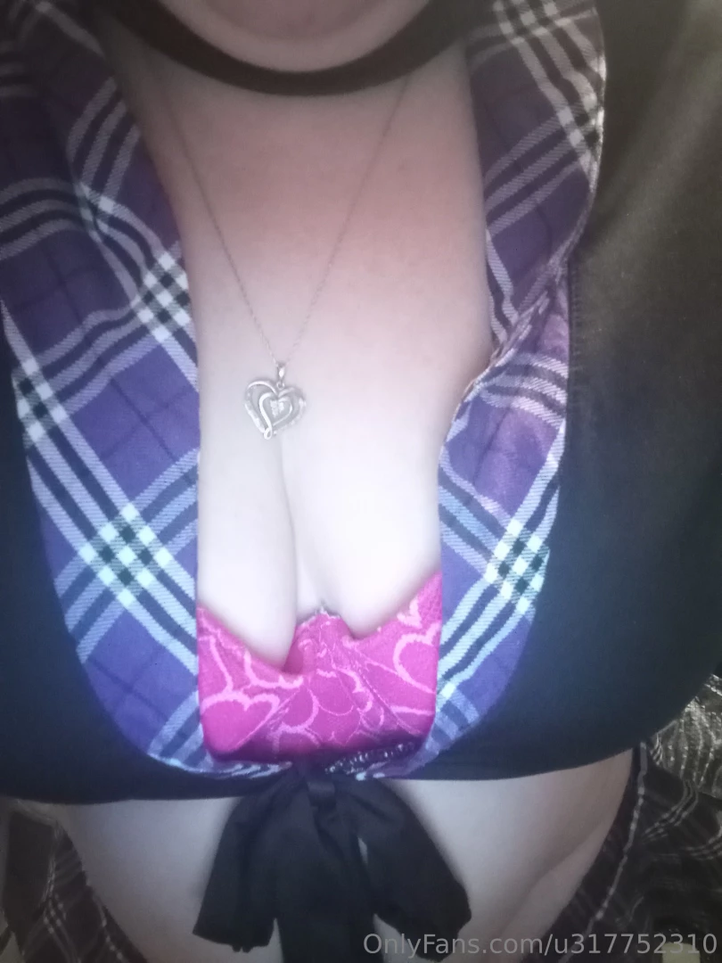 Who love titties 