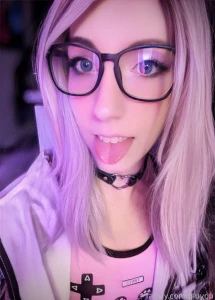 Helluuu 3 do i look creative because i am working hard on the very