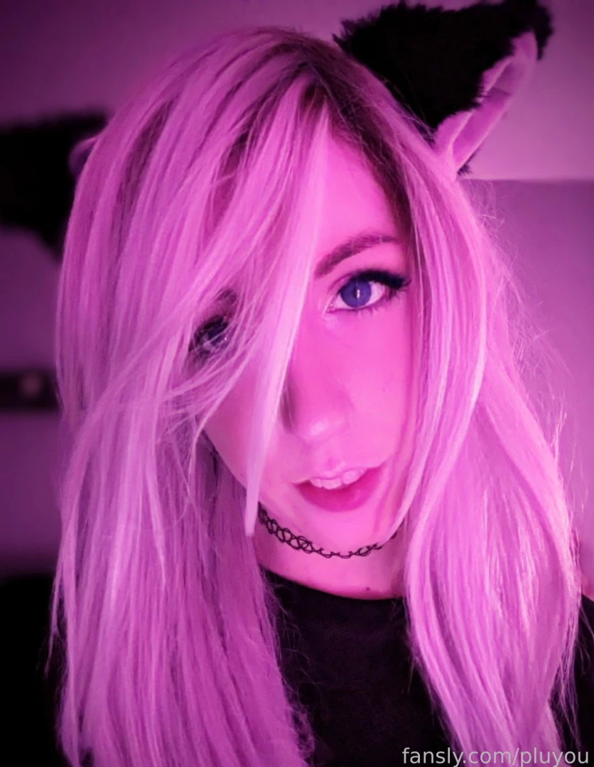 Late night neeko pic 3 good night and meow everyone fyp trap trans 