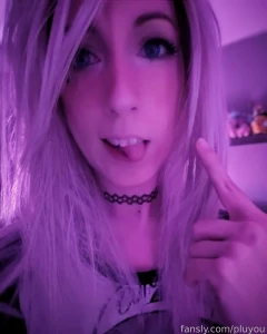 You look so cute on your knees let me fuck that pretty face a bit more