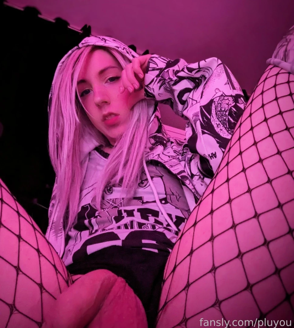 Tomorrow 8min of me wanking my big cock anyone no well i will upload 