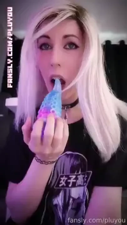 I really like this toy i know its not spectacular but it feels so nice 