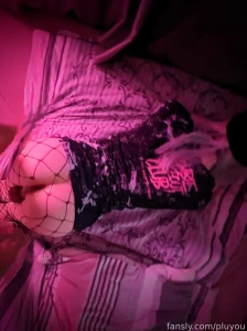 I aaammmmm baaaacckkkk 3 bombard me with messages pleeease oh and i part 2