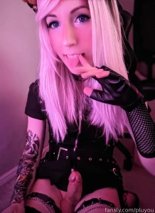 A super cute fan of mine bought me those super fluffy ears and a tail part 2