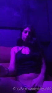 Buenos humos ma aneros nos fumamos uno pd ya escuchaste el msj