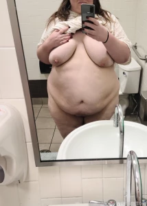 Plan a was to take naughty fitting room pics again but i just feel