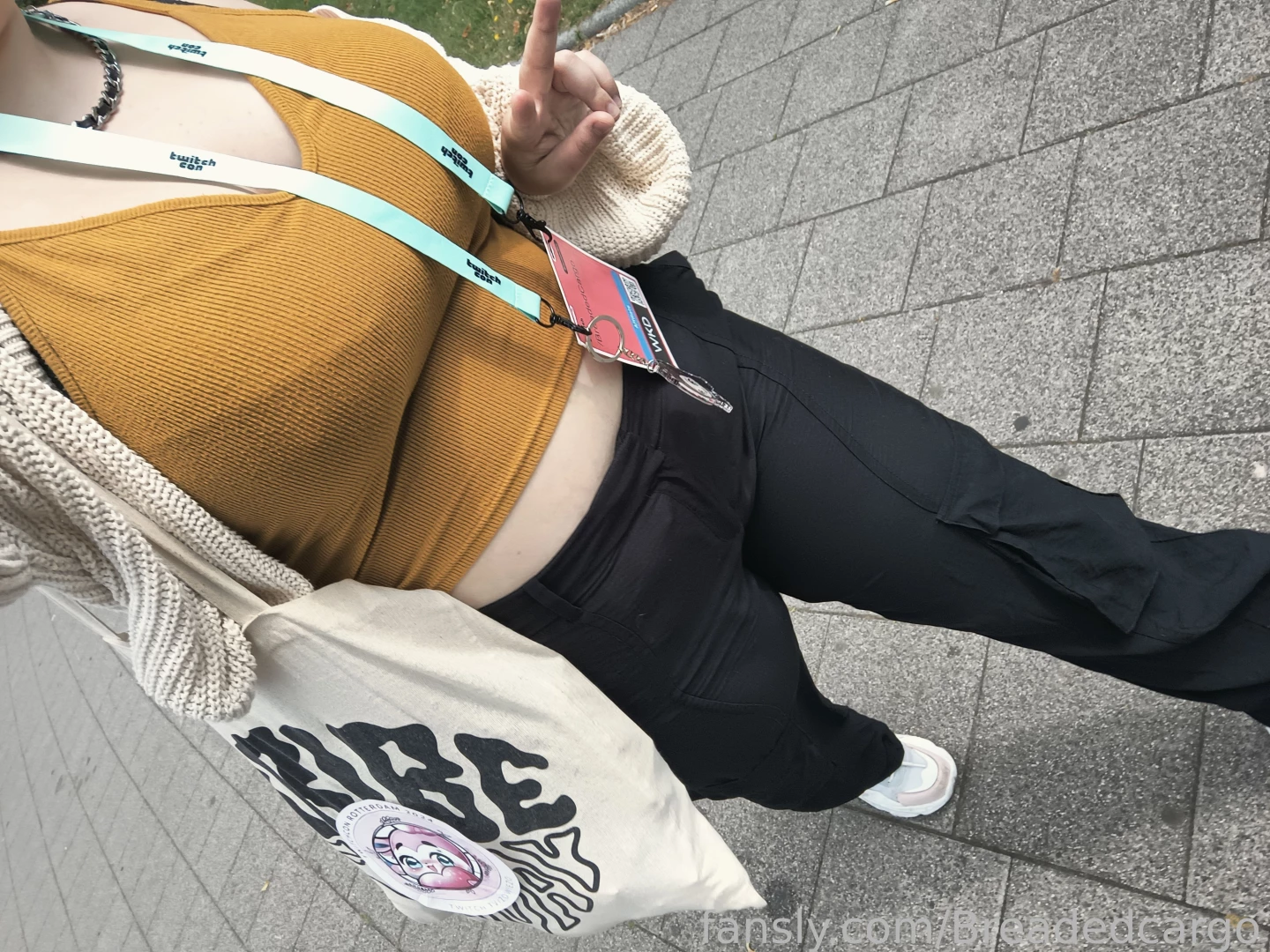 Sorry for not posting i ve been rly sick also at twitchcon part 5 