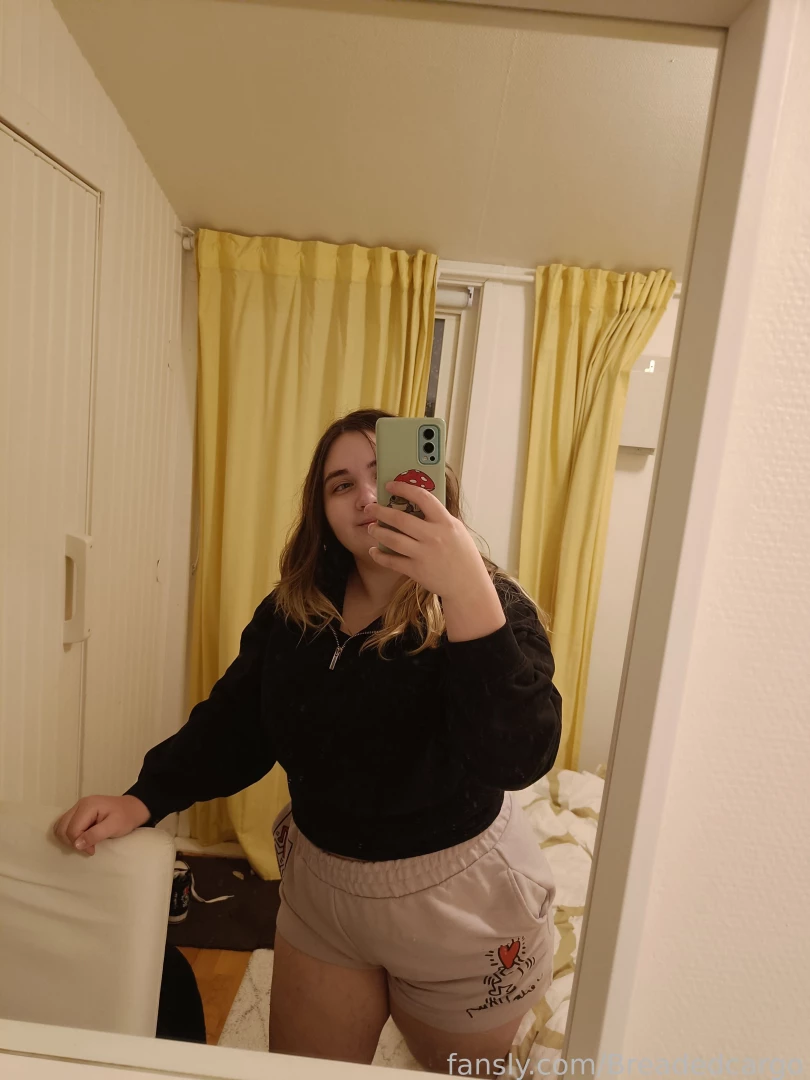 Ayyyy i got a new tattoo and im bacj home so hopefully more photos gt part 4 