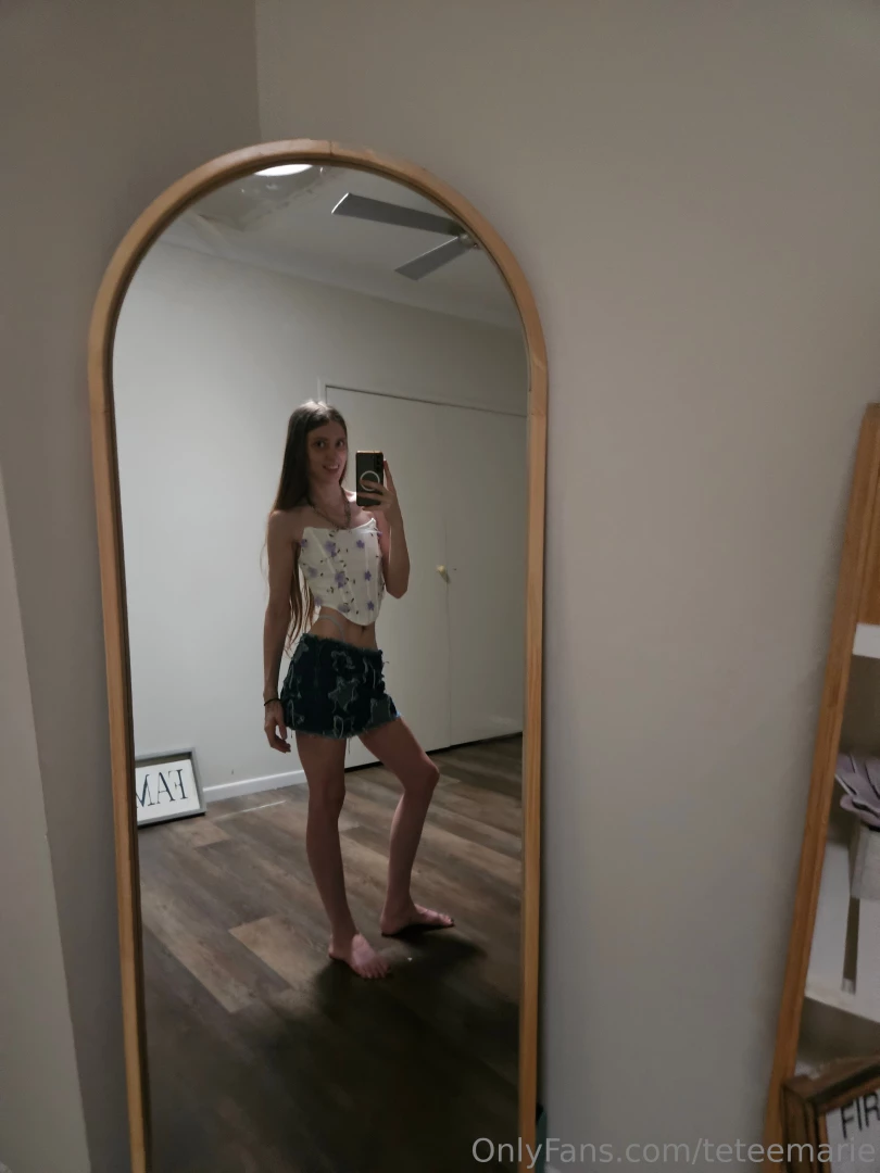 I m supposed to be running errands but i couldn t help it i had to rub 