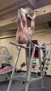 For my bday i m doing abs in my bday suit accepting likes tips and