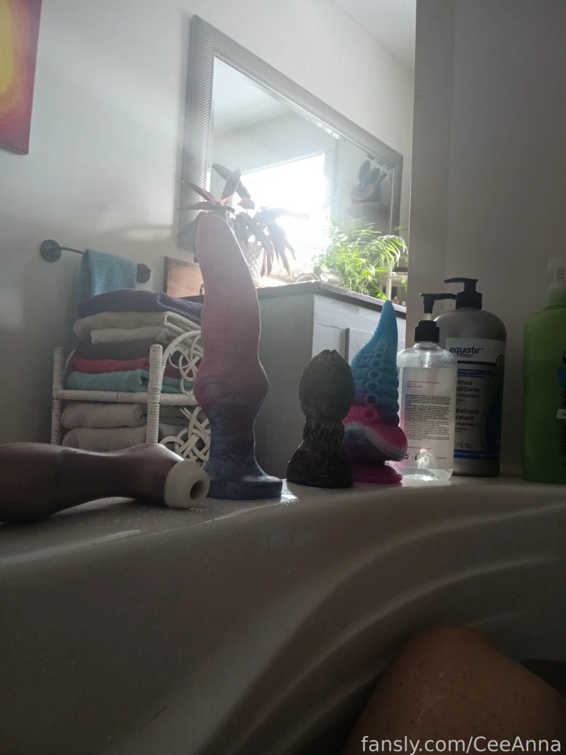 What bath time looks like for me bathtub fantasytoys fantasydildo plug 
