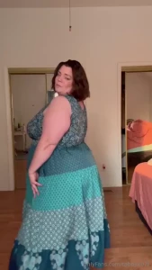 Get the full twerking stripping video it s hot