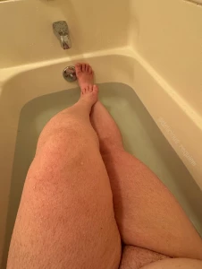 Getting ready to shave my hairy pussy and legs i m in the bath waiting