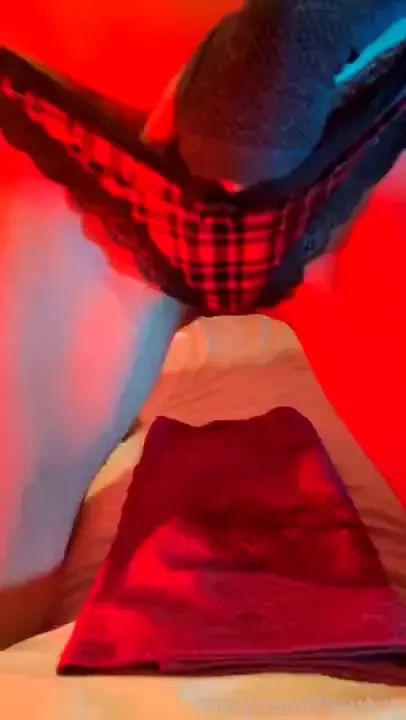 I love pissing in my bed piss pissing pisskink pissfetish pee 