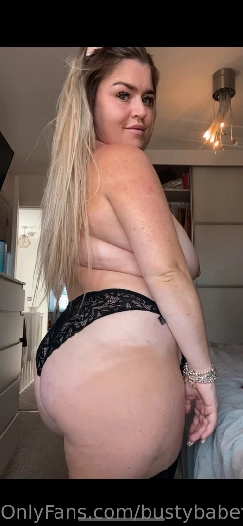 My vip page is free for new subscribers sophiebustybabe 