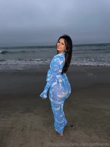 Moments before getting wet tell me in the dms where did your eyes go