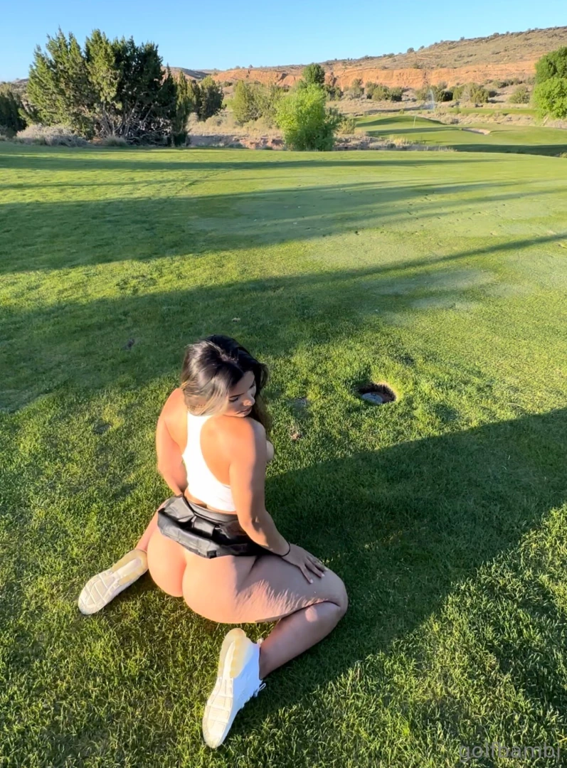 I loooove this outfit so much but what s underneath is also nice isnt 