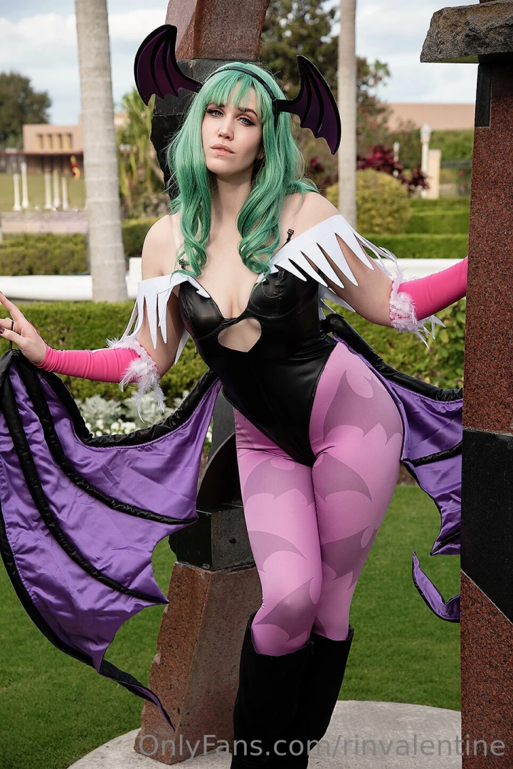 More morrigan cuz i just really liked this cosplay part 1 
