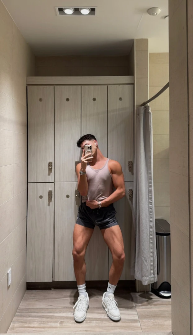 Meeeet me in the locker room 