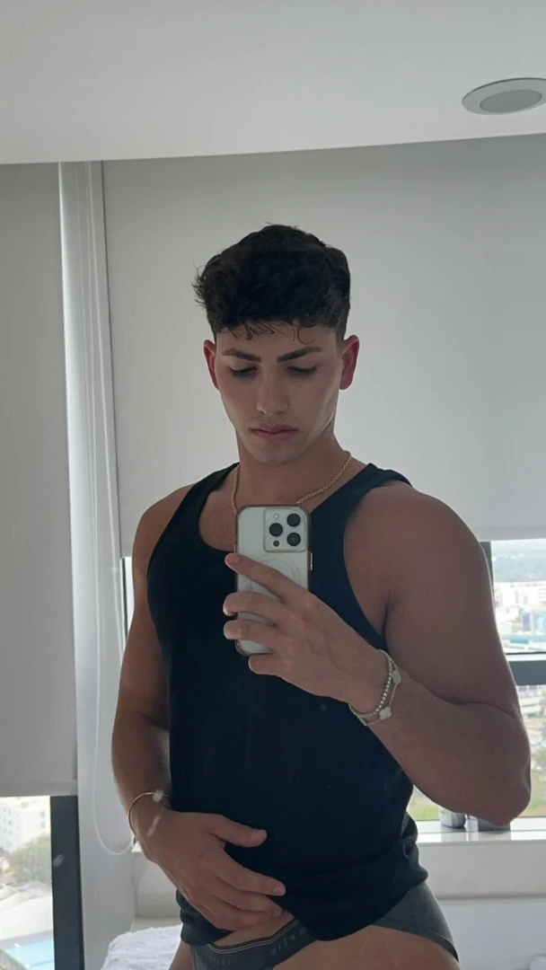 Hope you re having an amazing day bb but i bet i can make that even 