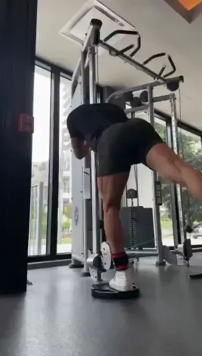 Hey stop lookin at my booty look at what i sent you in the dms instead 