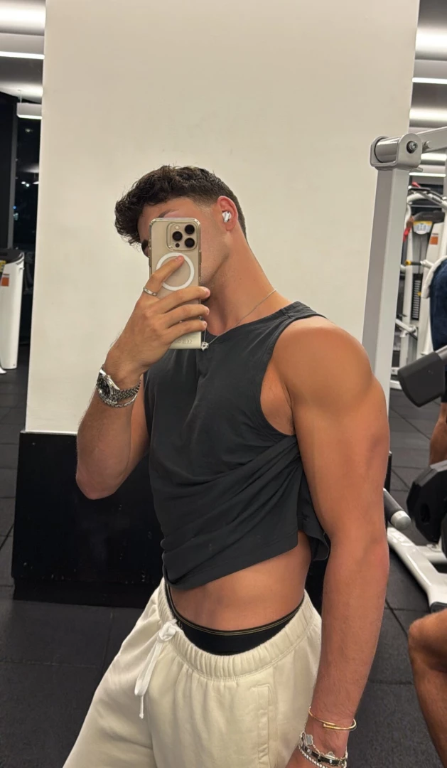 Accepting custom requests dm me 