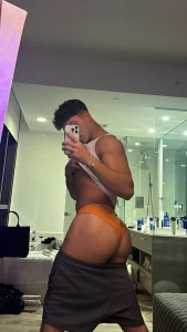 Does orange look good