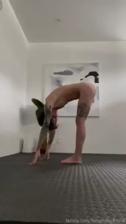 Do a little naked morning yoga with me sorry i went quiet on daily 