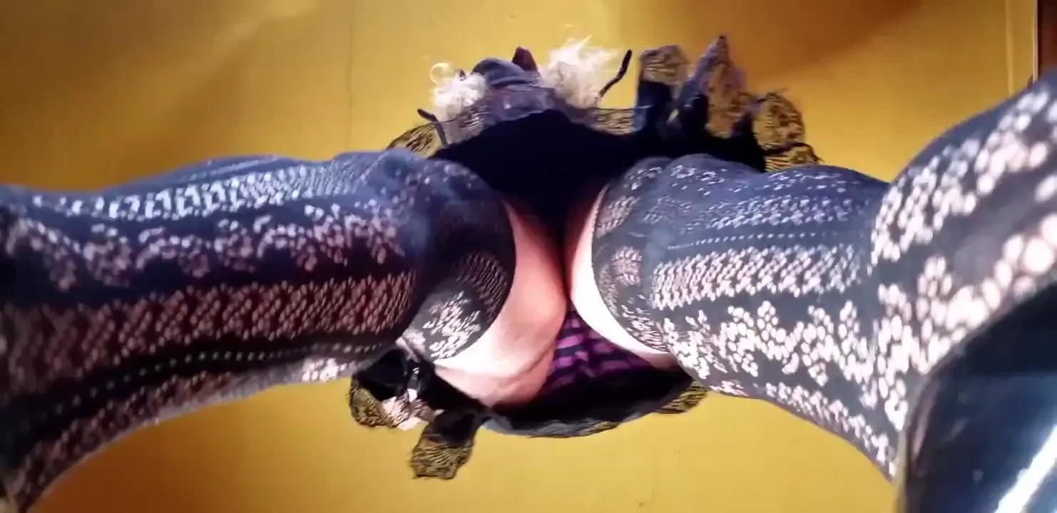 New dress - squishin mew under my heels- crunnnchhh gt 33 upskirt 