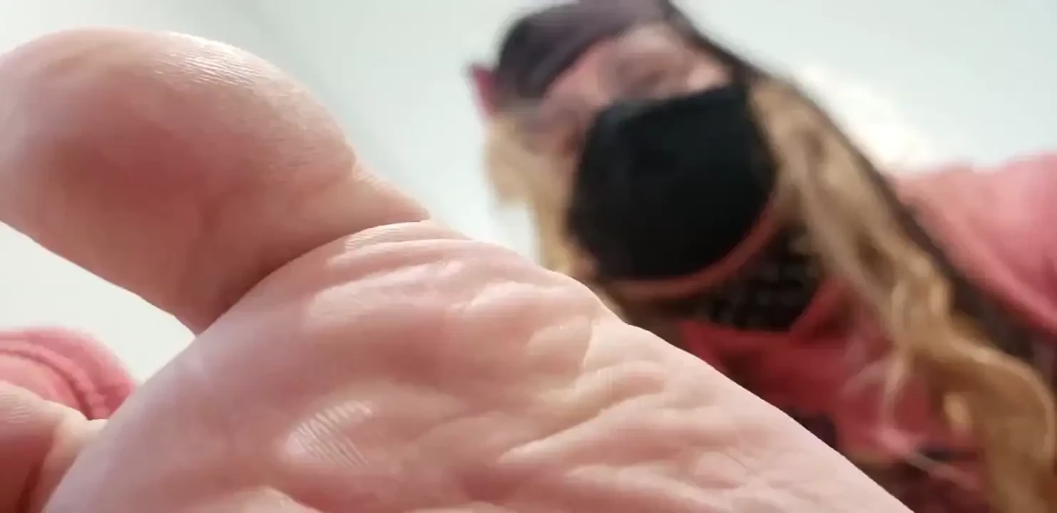Feet for mew to worships giantess pov feet barefoot trans 