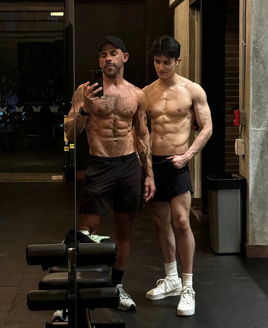 I showed him all my favorite workouts maybe we can show y all what we 