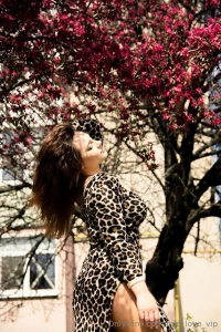 Spring is all about blooming and seducing the warm sun on my skin the