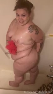 Dont i look good in the shower part 1