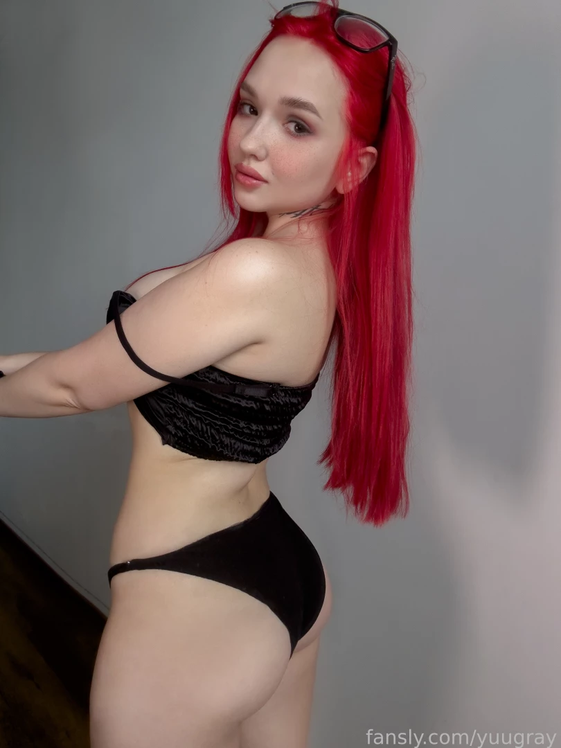 Yeah they re natural bigboobs bigtits bigass nerd glasses altgirl 